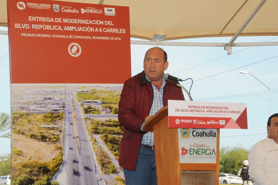 Con más infraestructura carretera Coahuila avanza.- Rubén Moreira 