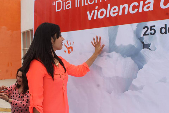 Marchan en el Día Internacional de la Eliminación de la Violencia Contra la Mujer 