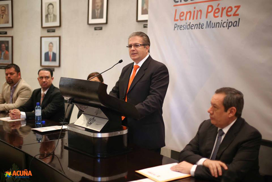 En sesión solemne de cabildo rinde Evaristo Lenin su tercer informe de gobierno 