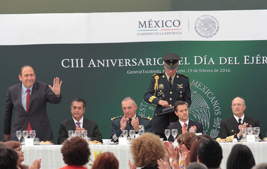 Acompaña Rubén Moreira al Presidente Enrique Peña Nieto a inaugurar instalaciones militares 