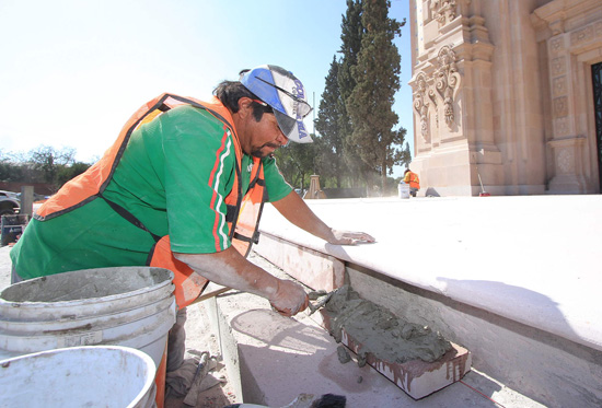 Mantiene gobierno de Coahuila trabajos de mantenimiento y mejora en edificio de instituciones educativas 