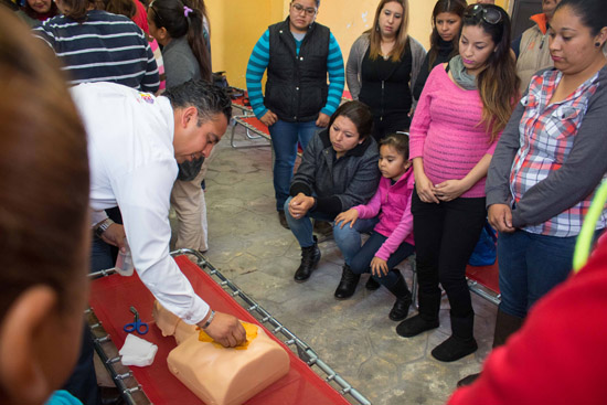 Practican primeros auxilios guarderías en Ramos Arizpe 