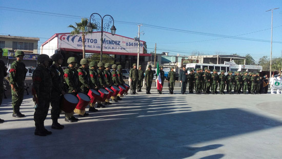 Presiden autoridades ceremonia cívica de la Fuerza Aérea Mexicana 