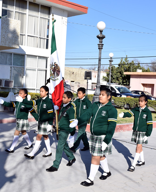 Realizan ceremonia cívica en Conmemoración del 99 Aniversario de la Constitución Política de los Estados Unidos Mexicanos 