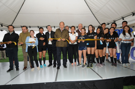 Agradece alcalde de Monclova inversión en educación y deporte 