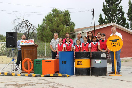 Continúan reciclando espacios en jardines de niños y primarias de Acuña 