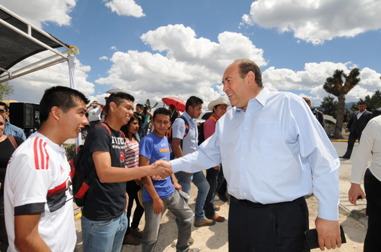 Mantiene Coahuila su apoyo a la juventud.- gobernador 