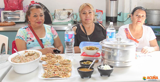 Reconocen labor de voluntarias que colaboran en 13 comedores comunitarios de Acuña 