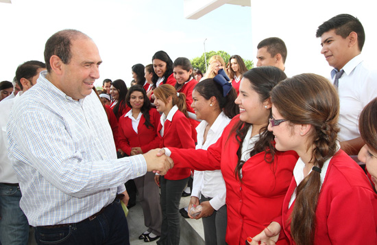 Avanza Coahuila en la construcción de espacios educativos 