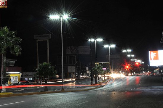 Avanzan trabajos de iluminación en Monclova 