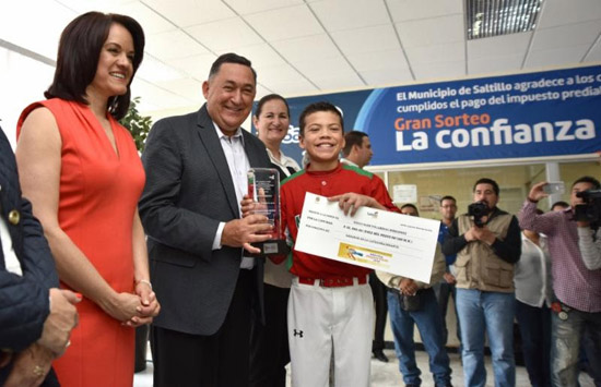 Entrega Isidro premio al Mérito Deportivo 2016 