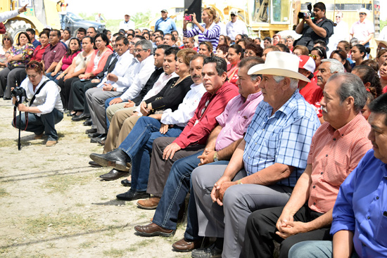 Inauguran gobernador del estado y alcaldesa de Nava primera etapa de rehabilitación carretera Nava-Piedras Negras 