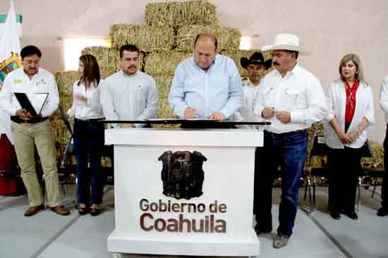 Seguimos avanzando, firmamos convenio de apoyo al agro.- Rubén Moreira 