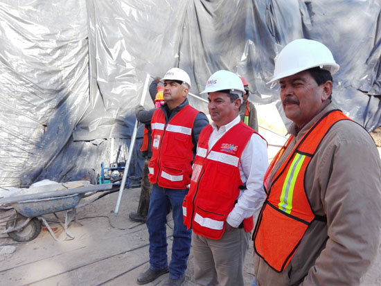 Supervisa gerente de SIMAS avances  de la obra de construcción de la planta potabilizadora 1