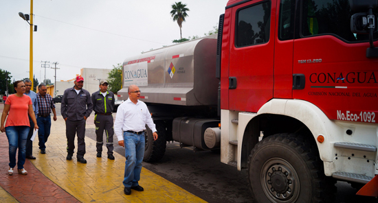 Atiende gobierno municipal problemática de drenaje en Nueva Rosita 