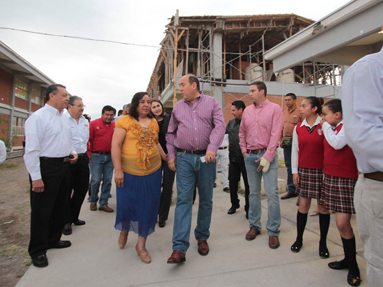 En Coahuila mil 789 maestros participaron en exámenes de promoción a cargos directivos 