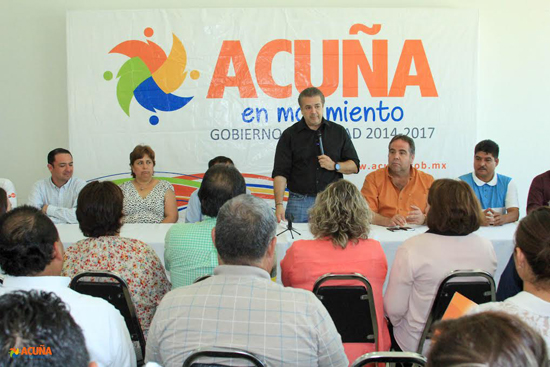 Gobierno de unidad rifó 4 viajes a Mazatlán y otros regalos entre 2,232 maestros de Acuña 