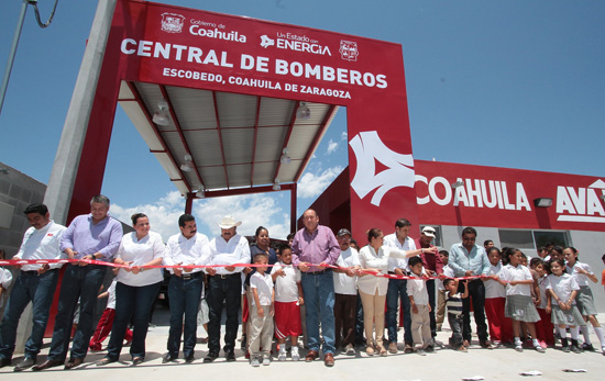 Inaugura Rubén Moreira Valdez Central de Bomberos en Escobedo 