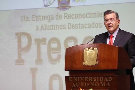 La Universidad Autónoma de Coahuila Entrega la Presea “Lobo” a Alumnos Destacados de la Unidad Saltillo 