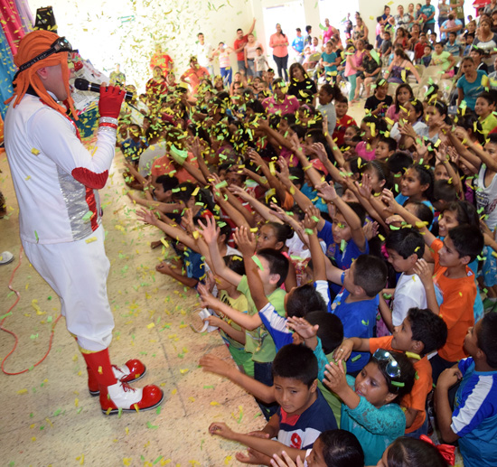 Más de mil infantes disfrutaron del magno festejo del Día del Niño en Nava 