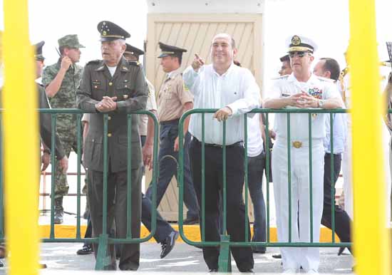 Coahuila es la casa del ejército y la marina.- Rubén Moreira 