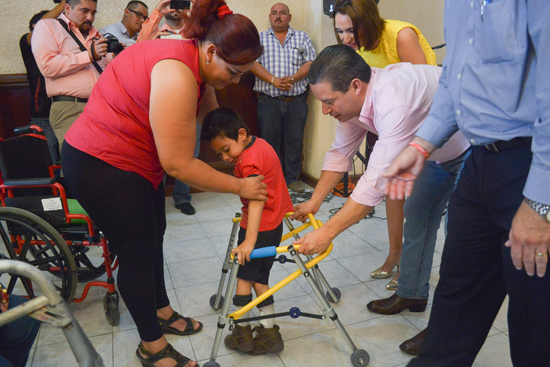 En Ramos Arizpe se lleva a cabo la 8va entrega de aparatos ortopédicos 