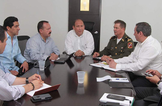 Encabeza gobernador Rubén Moreira reunión de seguridad 