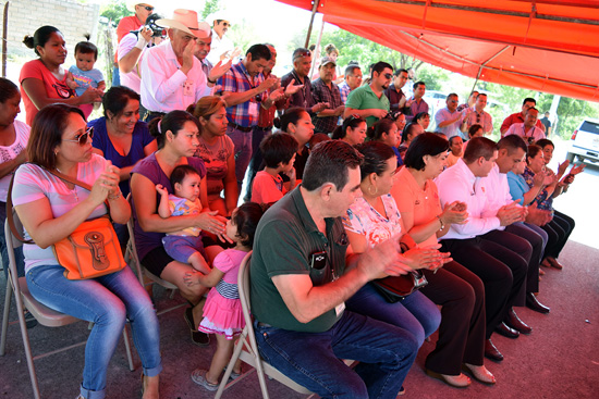 Entregan pavimentación en Nava dentro del programa Mil obras más para Coahuila con una inversión de 3MDP 