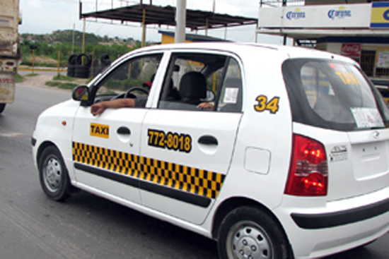 Recibió municipio solicitud de 15 organizaciones de taxis 