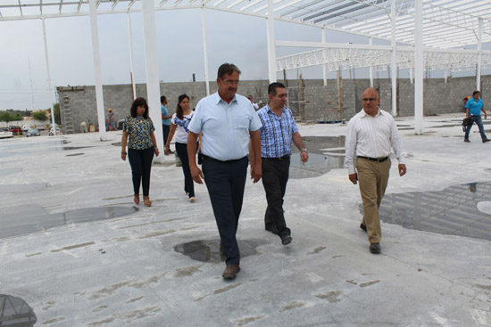 Destaca alcalde César Gutiérrez condiciones para crecimiento económico en Nueva Rosita 