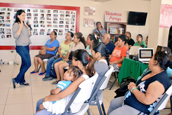 Ofrece Lic. Luz Morales plática “Vivir sin violencia de Género” en casa ciudadana de Georgina Cano 
