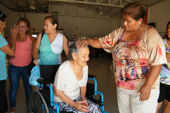 Perseveran abuelos del Centro Comunitario San Antonio en el programa Movimiento Dorado 