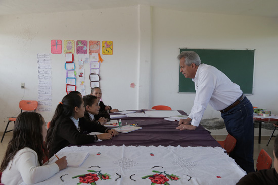 Lleva Conafe educación y cariño a los niños en las comunidades: Simón Villar 