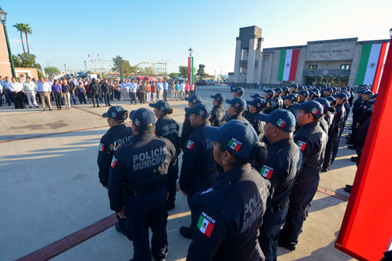 ALCALDE RECONOCE LABOR DE POLICÍAS MUNICIPALES Y FUERZA COAHUILA 