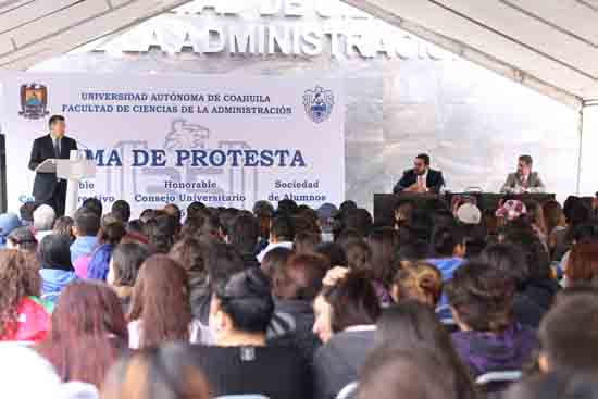 Compromiso con la Calidad Educativa y Consolidación de la Vida Democrática: Blas José Flores Dávila 