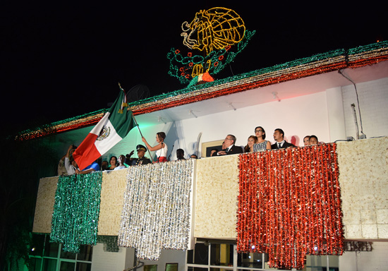 Gritan más de 10 mil ¡Viva México! por el 206 Aniversario de la Independencia en Nava 