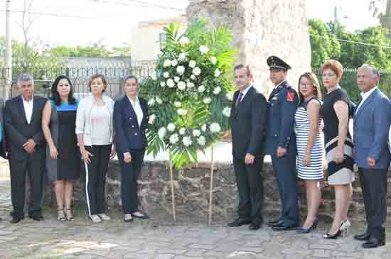 Honran a Fray Juan Larios por su aniversario luctuoso 