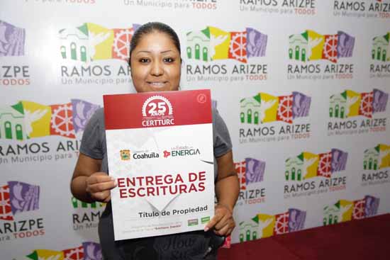 Se entregan escrituras de viviendas  a los ciudadanos de Ramos Arizpe 