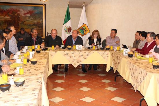 Acuerdan gobierno y empresarios que Coahuila mantenga crecimiento 