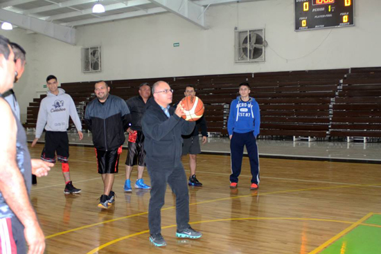 Arranca liga municipal de basquetbol varonil en Nueva Rosita 