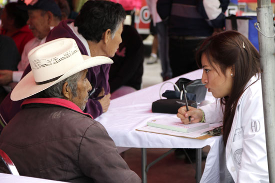 DIF Ramos Arizpe apoyando a los más vulnerables 