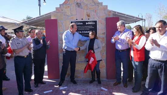 El gobernador Rubén Moreira entregó la plaza “Coahuila” 