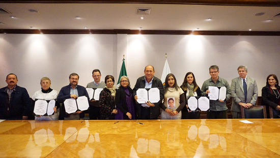 Firman convenio con equipo argentino de antropología forense 