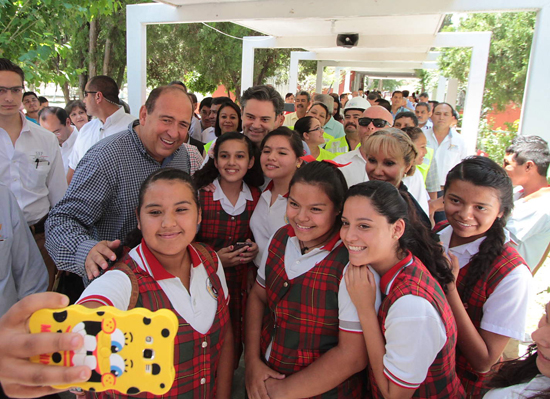 La educación es de alta prioridad en Coahuila; Rubén Moreira 