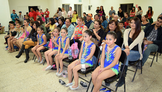 Realizan Domingo Cultural festejando a los niños en Nava 