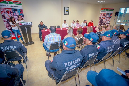 ENTREGAN DERECHOS PENSIONARIOS A FAMILIA DE EX POLICÍA FALLECIDO 