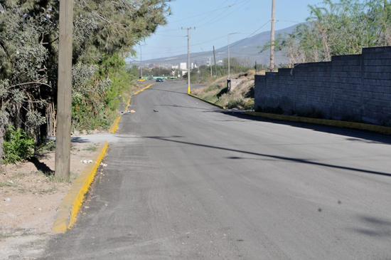 Hacen entrega oficial de pavimentación y cordón cuneta en la Curva de Juan Sánchez 