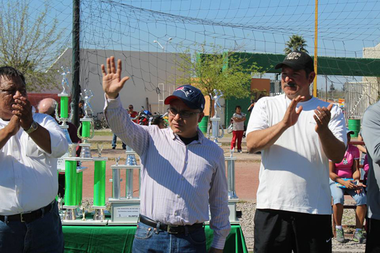 Inaugura alcalde César Gutiérrez torneo de futbol 