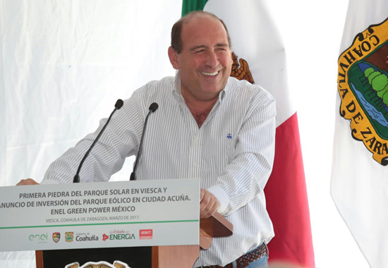 Colocan primera piedra del parque solar más grande de Latinoamérica en Coahuila 