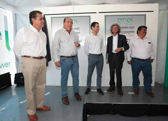 Colocan primera piedra del parque solar más grande de Latinoamérica en Coahuila 